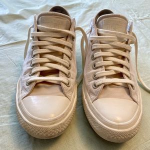 Chuck Taylor II sneakers in all white. Men’s size 8.5 / Women’s 10.5